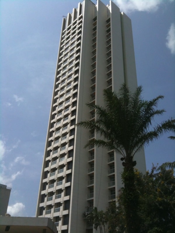 2010 - Tour Hotel de la Lagune à Abidjan Côte d'Ivoire - 11 000 m² - 100 m haut - Architecte Fakhou